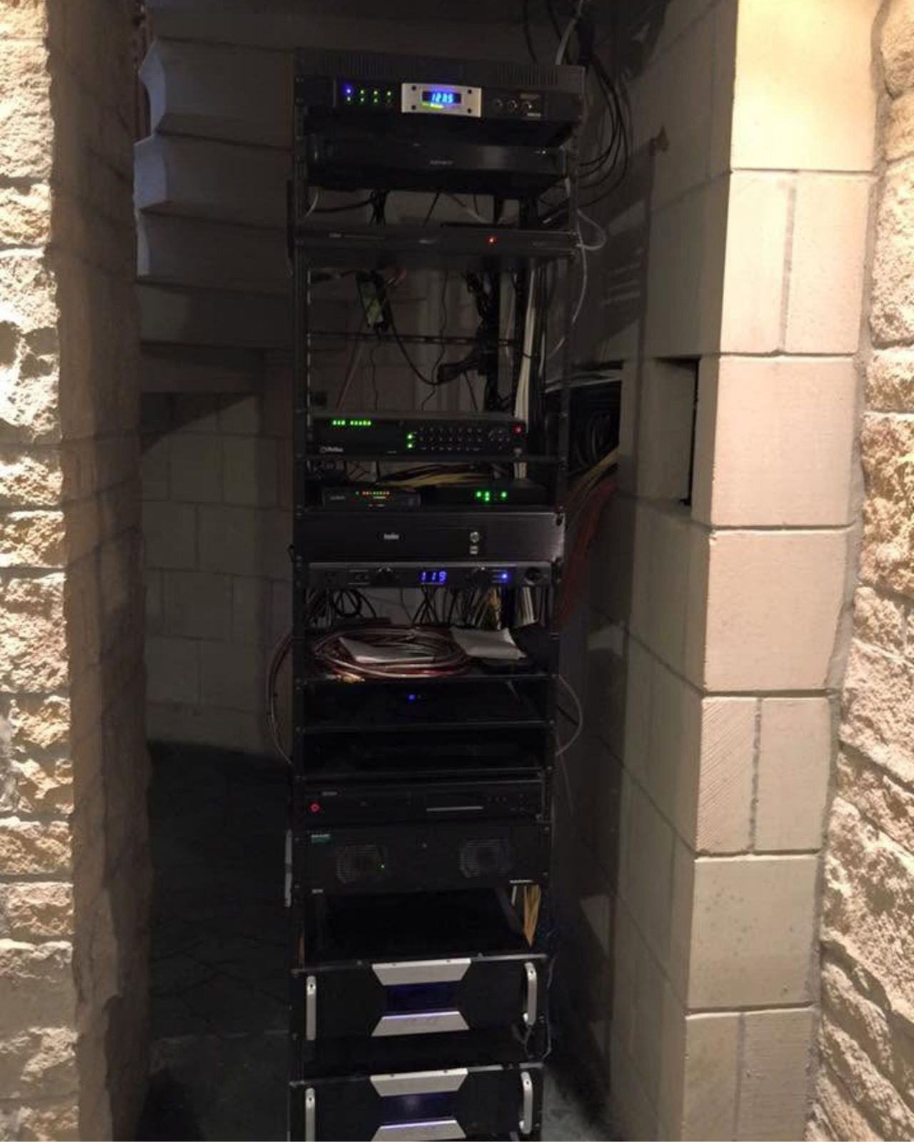 Equipment rack closet